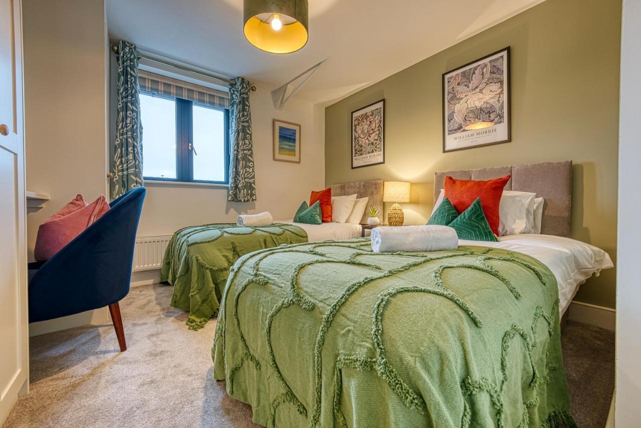 Ashcroft Loft By Timeless Stays - Stunning 3 Bedroom, 2 Bathrooms, Charming Central Apartment Featuring A Balcony Cirencester Dış mekan fotoğraf