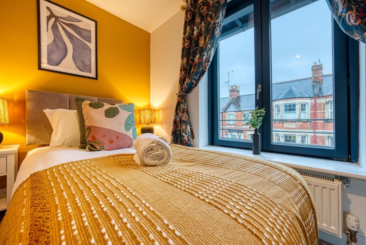 Ashcroft Loft By Timeless Stays - Stunning 3 Bedroom, 2 Bathrooms, Charming Central Apartment Featuring A Balcony Cirencester Dış mekan fotoğraf